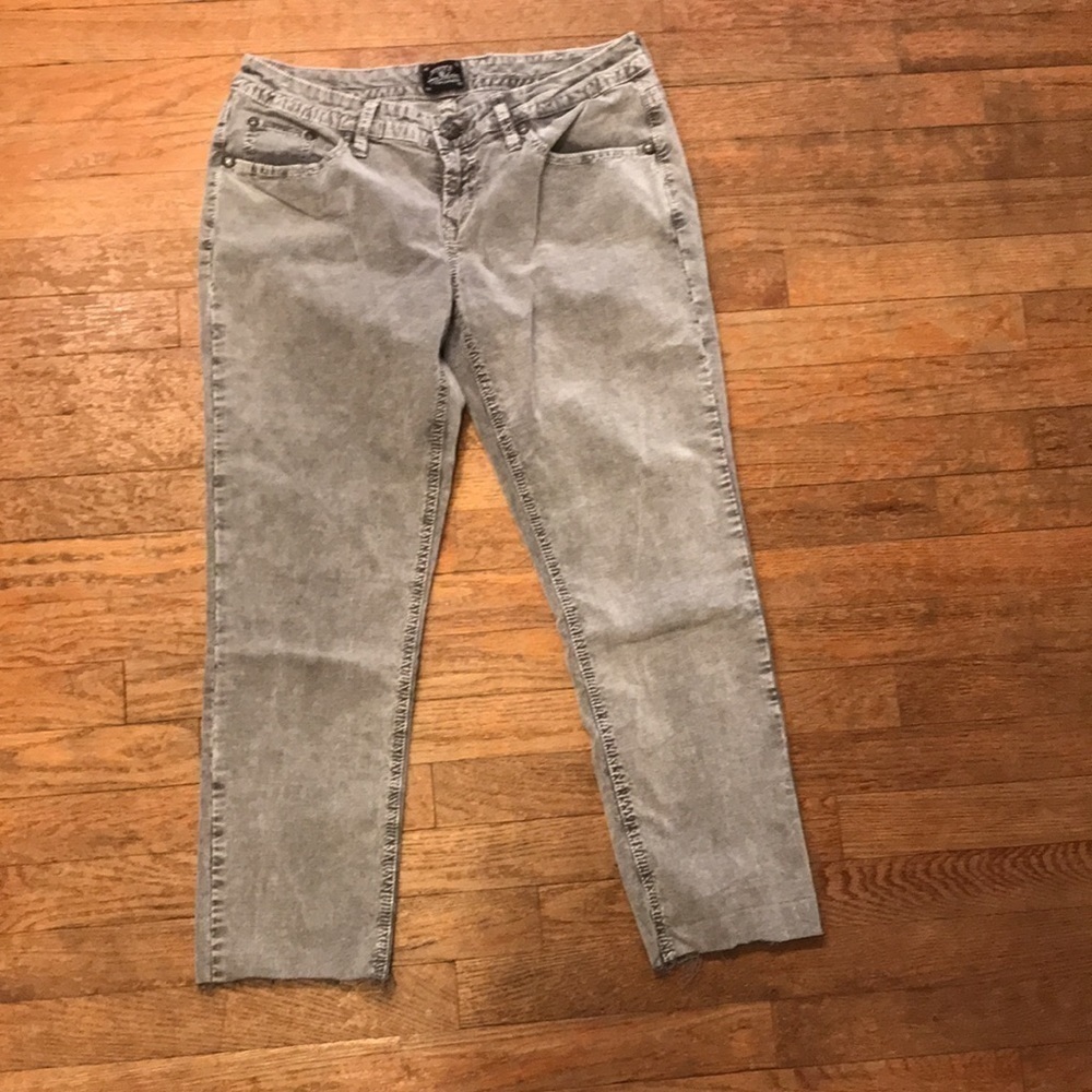 Express denim Grey black wash skinny jeans with Raw hem line size 8
